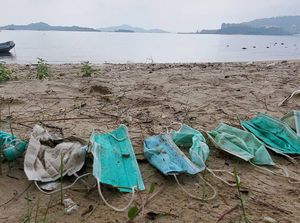 Ancaman Sampah Masker dan Sarung Tangan Bagi Ekosistem Laut