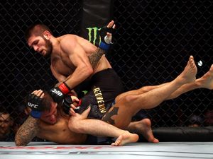 Khabib Selalu Menang dengan Gulat, Apakah Membosankan?