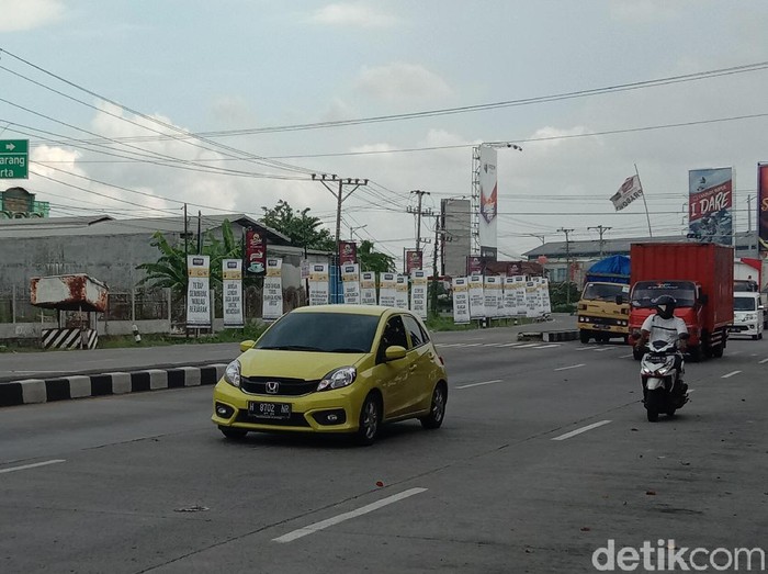 Suasana arus lalu lintas di depan Terminal Kudus, Rabu (27/5/2020).