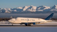 Sabtu adalah hari yang sibuk untuk operasi kargo di Bandara Anchorage. Tapi juga hari yang paling lambat untuk layanan penumpang. Pada hari Sabtu di tanggal 2 Mei, Anchorage memiliki 744 penerbangan, sedangkan OHare hanya 579 dan Atlanta hanya 529
