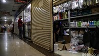 Sementara kasus corona di Jakarta sendiri diklaim mulai melambat. Gubernur DKI Jakarta Anies Baswedan sebelumnya telah menyampaikan bahwa transisi ke arah new normal baru dapat dilakukan apabila R0 sudah berada di bawah 1.