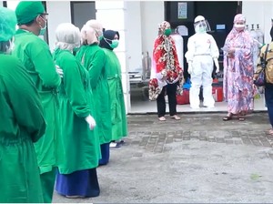 Momen Kepulangan Pasien RSUD Parepare Usai Dinyatakan Negatif Corona