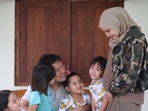 Hamil Lagi, Zaskia Adya Mecca Salahkan Hanung hingga Terus Menangis