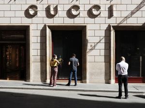 Penjualan Gucci Anjlok, Tugas Demna dan CEO Baru Makin Berat