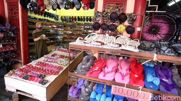 Kampung China Cibubur adalah salah satu objek wisata bernuansa Mandarin. Terletak di Komplek Perumahan Kota Wisata, Jl Boulevard Kota Wisata, Cibubur, Jawa Barat.
