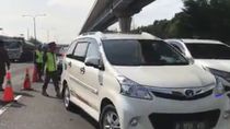 Video Antrean Kendaraan di Tol Japek, Petugas Cek Dokumen SIKM