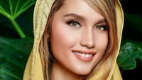 Cinta Laura sukses membuat netizen terkesima dengan penampilannya kala berhijab. Dok. Instagram/claurakiehl