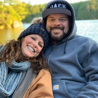 Banyak netizen yang memuji aksi Bob yang dinilai sangat manis dan mengundang haru. Pria yang benar-benar mencintai istri dan bayinya, komentar salah satu netizen. Foto: Facebook Bob Conlin