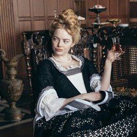 Syuting untuk film The Favourite, Emma Stone juga kesulitan bernapas karena pakai korset ketat. Ia pun merasakan tubuhnya berubah dan organ-organ dalamnya seperti bergeser. Foto: Dok. The Favourite
