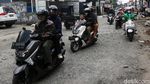 Waduh! Jalan Bintara Raya Rusak Banget