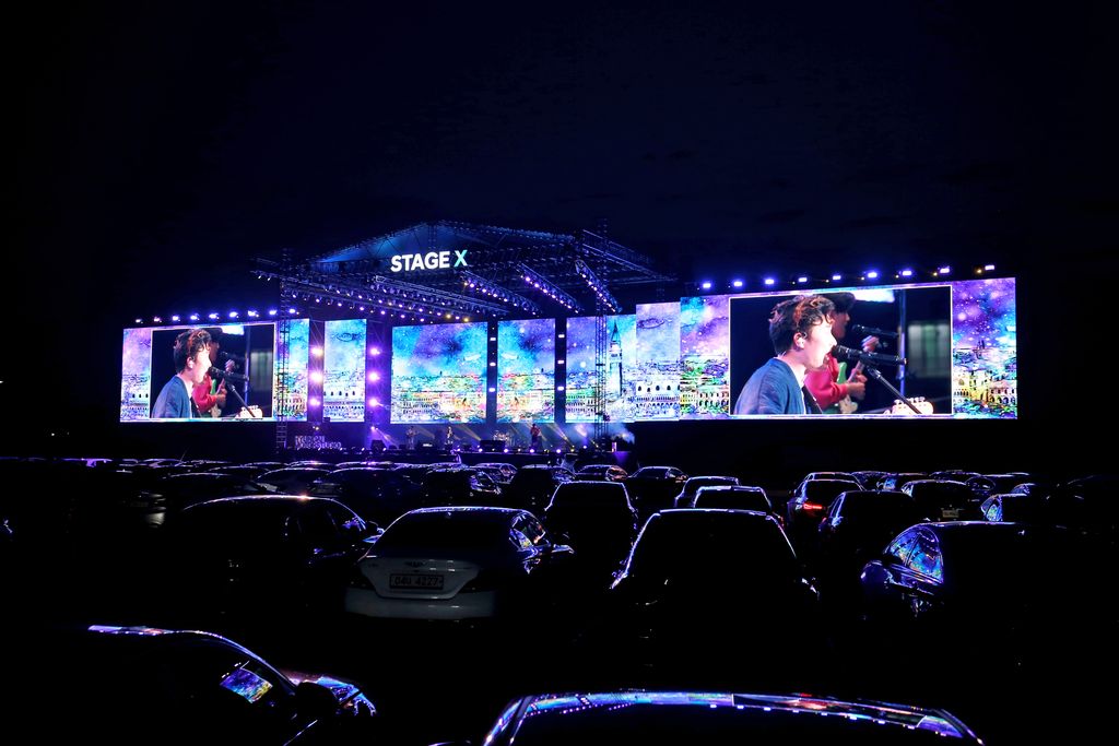 Cara Unik Nonton Konser K-Pop, Penontonnya di Dalam Mobil