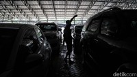 Salah satu faktornya adalah untuk kebutuhan konsumtif atau uang tunai.