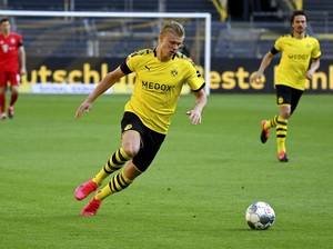 Dortmund Kalah, Haaland Cedera