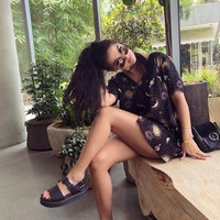 Meski sering disebut kontroversial, wanita tersebut tentu bisa dibilang sangat sukses sebagai YouTuber. Dilaporkan jika Lia sudah memulai karier tersebut sejak usia sangat muda. Bahkan ia dikatakan berhenti sekolah untuk menjadi YouTuber profesional. Foto: Instagram @sssniperwolf