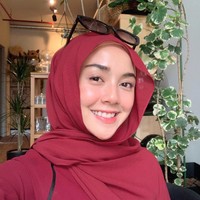 Dari memiliki komplikasi gigi yang buruk selama 9 tahun. Alhamdulilah, saya bisa senyum sekarang dengan gigi yang sempurna. Hanya Tuhan yang tahu bagaimana saya harus melalui kutukan dari banyak orang. Dan saya bertahan, cuit Nurin yang telah disukai 20 ribu lebih itu. Foto: Twitter