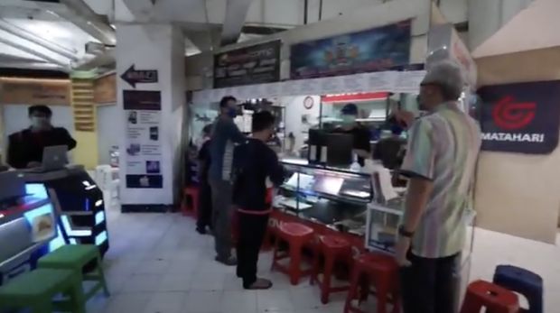 Gubernur Jawa Tengah, Ganjar Pranowo Mengunjungi Paragon Mall ( Tangkapan Layar twitter)