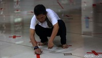 Nantinya jemaah dilarang menempati tanda silang ini.