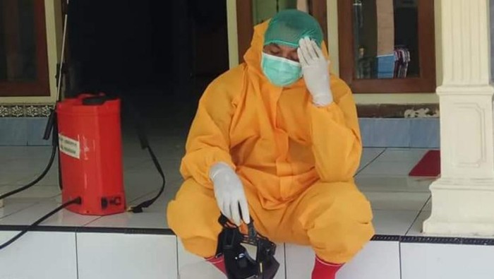 Sebanyak 19 tenaga kesehatan (nakes) RSUD Bangil positif COVID-19. Sementara rumah sakit milik Pemkab Pasuruan ini tengah merawat puluhan pasien dalam pengawasan (PDP) maupun yang positif Corona.