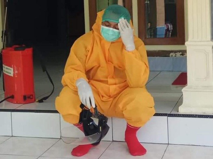 Sebanyak 19 tenaga kesehatan (nakes) RSUD Bangil positif COVID-19. Sementara rumah sakit milik Pemkab Pasuruan ini tengah merawat puluhan pasien dalam pengawasan (PDP) maupun yang positif Corona.