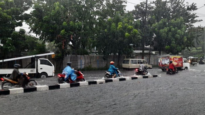 banjir di surabaya