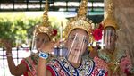 Penari di Thailand Jalani New Normal dengan Face Shield