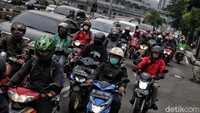 Menteri PPN/Kepala Bappenas Suharso Monoarfa menjelaskan, untuk syarat yang ketiga menjadi hal yang cukup mendasar. Oleh karena itu pemerintah mendorong terus dilakukanya tes COVID-19 kepada masyarakat luas.