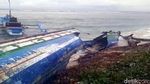 Ribuan Nelayan di Sukabumi Tak Melaut Akibat Gelombang Tinggi