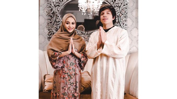 Gaya Berhijab Aurel Hermansyah Saat Lebaran Dengan Atta Halilintar