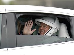 Melihat Persiapan AS Kirim Astronaut yang Harus Tertunda