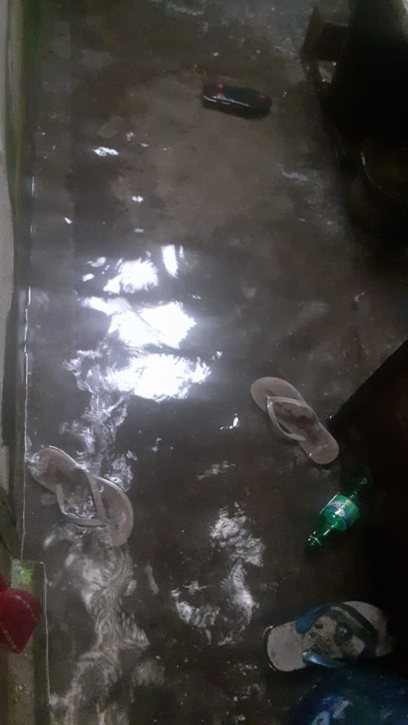 Hujan pagi hingga petang membuat rumah warga tergenang/