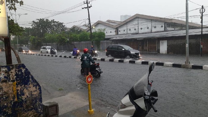 banjir di surabaya
