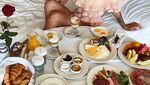 Kulineran Seru Barbie Dya, Wanita Seksi yang Hobi Makan Buah