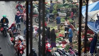 Selain itu, Pemkab Bogor juga masih menganalisis tingkat penularan dari satu orang kepada yang lainnya atau biasa disebut dengan reproductive number.