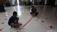 Sebelumnya masjid tersebut ditutup untuk mendukung penerapan pembatasan sosial berskala besar (PSBB).