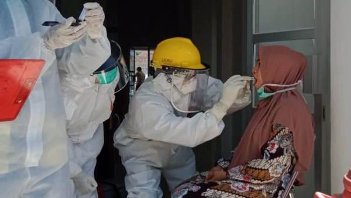 26 bidan desa di Luwu Utara jalani tes swab