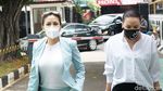 Gaya Nikita Mirzani di Sidang Kasus KDRT