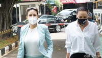 Nikita Mirzani saat ditemui di Pengadilan Negeri Jakarta Selatan pada Kamis (28/5). Pool/Noel/detikFoto.