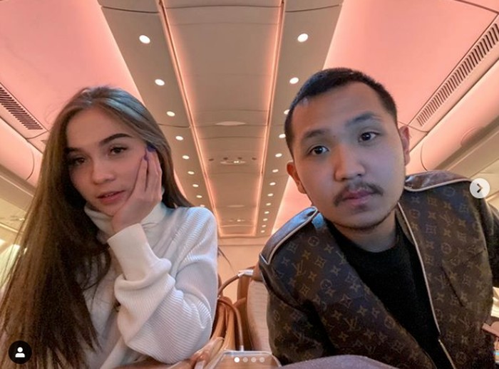 Gaya Pacaran Elina Joerg Dan Kekasih Thr Mobil Mewah Hingga Plesiran