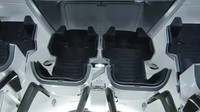 Crew Dragon juga memiliki kursi yang diklaim bisa membuat astronot merasa lebih nyaman. Selain itu, instrumen-instrumen dioperasikan dengan teknologi layar sentuh. Foto: SpaceX