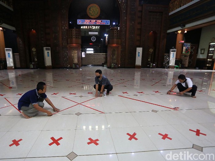 Sholat Jumat Dalil yang Mewajibkan dan Tata Caranya Sholat Jumat Dalil yang Mewajibkan dan Tata Caranya