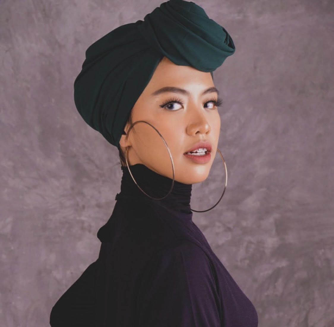 hijab kulit gelap