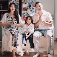 Pasangan Sabai Dieter Morscheck dan Ringgo Agus Rahman juga mengumumkan kabar bahagia kehamilan di tengah pandemi Corona. Sabai dan Ringgo menanti kelahiran anak kedua mereka. Sebelumnya, mereka telah dikaruniai seorang anak laki-laki bernama Bjorka. Foto: instagram @sabaidieter