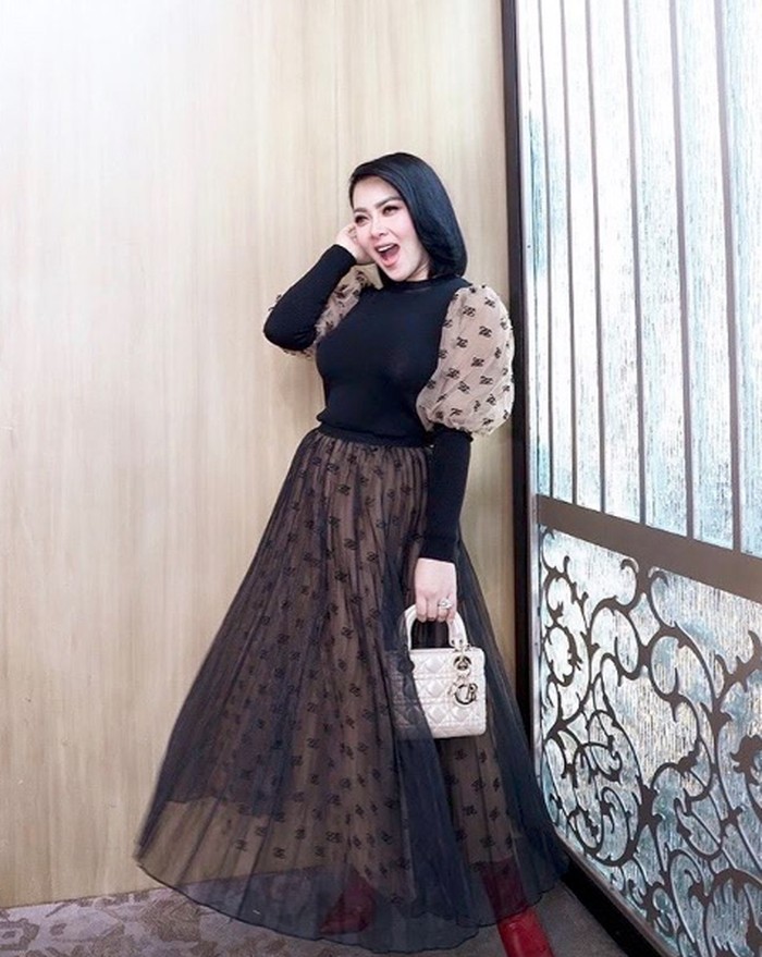 Syahrini Syahrini dan Reino Barack.