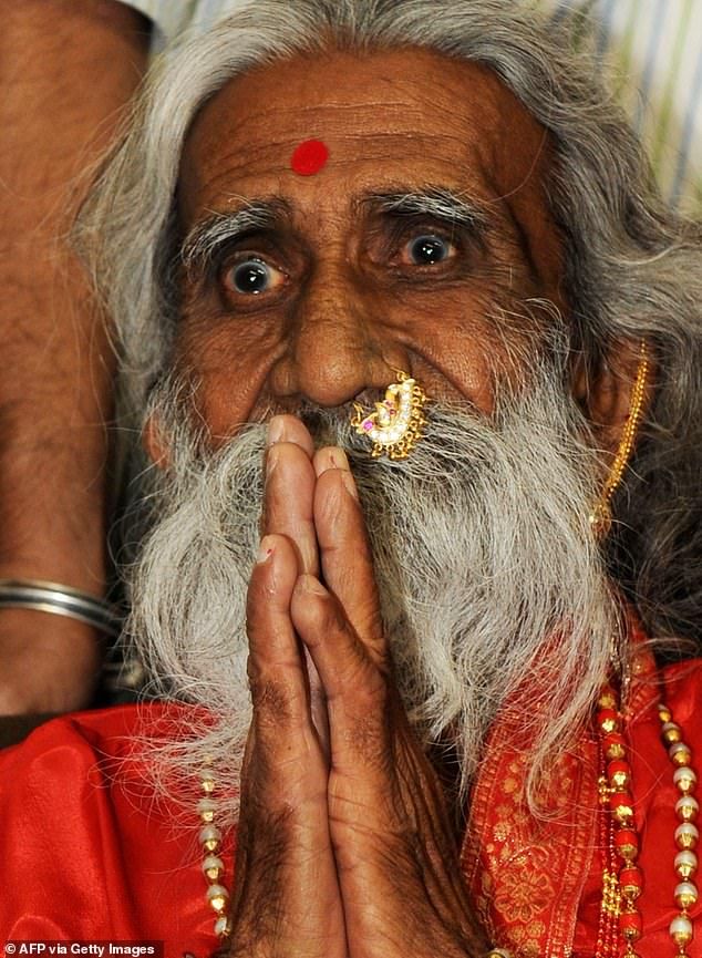 Petapa sakti di India yang tak makan dan minum selama 70 tahun meninggal dunia