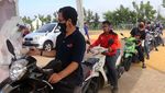 Warga Ikuti Rapid Test Gratis di Jakarta Timur