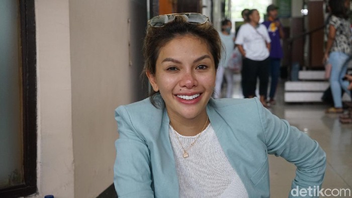 Nikita Mirzani saat ditemui di Pengadilan Negeri Jakarta Selatan.