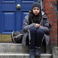 Lalu, bagaimana kehidupan Kaya saat menjadi gembel selama tiga hari? Dia tidak kuat melepas kehidupan nyamannya sebagai anak tajir. Kaya pun menangis dan meminta uang agar bisa menginap di hotel.  Foto: Instagram, 5Star