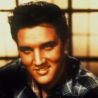 Setelah penampilan perdananya sebagai penyanyi, manajer Elvis Presley kala itu bilang kalau karierny hanya akan jalan di tempat, dan kembali saja menjadi supir truk. Hingga kini, Elvis menjadi salah satu musisi legendaris dan dijuluki King of Rock n Roll. Foto:Getty Images
