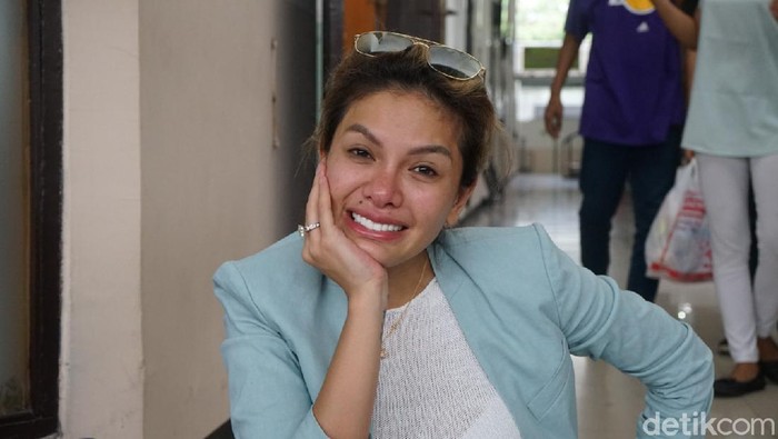 Nikita Mirzani saat ditemui di Pengadilan Negeri Jakarta Selatan.