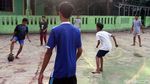 Waduh! di Tengah Pandemi, Anak-anak Ini Bermain Bola Tanpa Masker